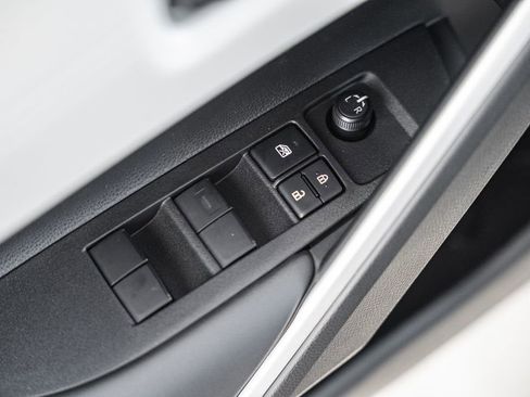 New 2026 Toyota Corolla Cross L image 31