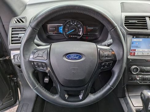 Certified 2019 Ford Explorer XLT w/ Equipment Group 202A AWD/4WD image 9