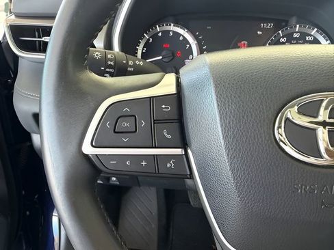 Used 2023 Toyota Highlander XLE image 37