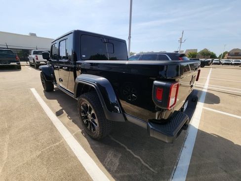 Used 2024 Jeep Gladiator Sport AWD/4WD image 4