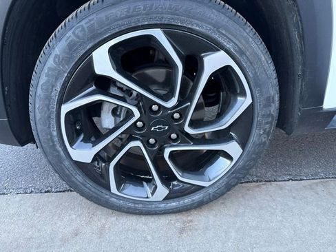 Certified 2024 Chevrolet Trax RS w/ Driver Confidence Package image 27