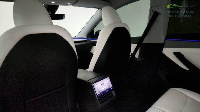 Used 2026 Tesla Model Y AWD image 43