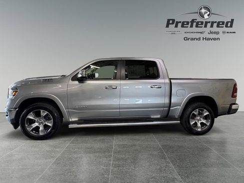 Used 2019 RAM 1500 Laramie AWD/4WD image 9
