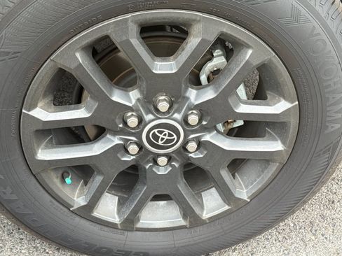 Used 2023 Toyota Tundra Platinum AWD/4WD image 11