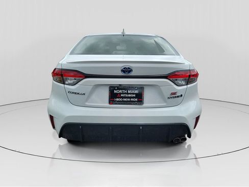 Used 2024 Toyota Corolla SE w/ SE Package FWD image 6
