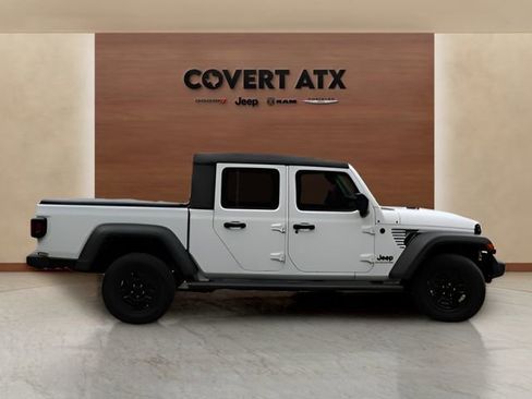Used 2022 Jeep Gladiator Sport image 6