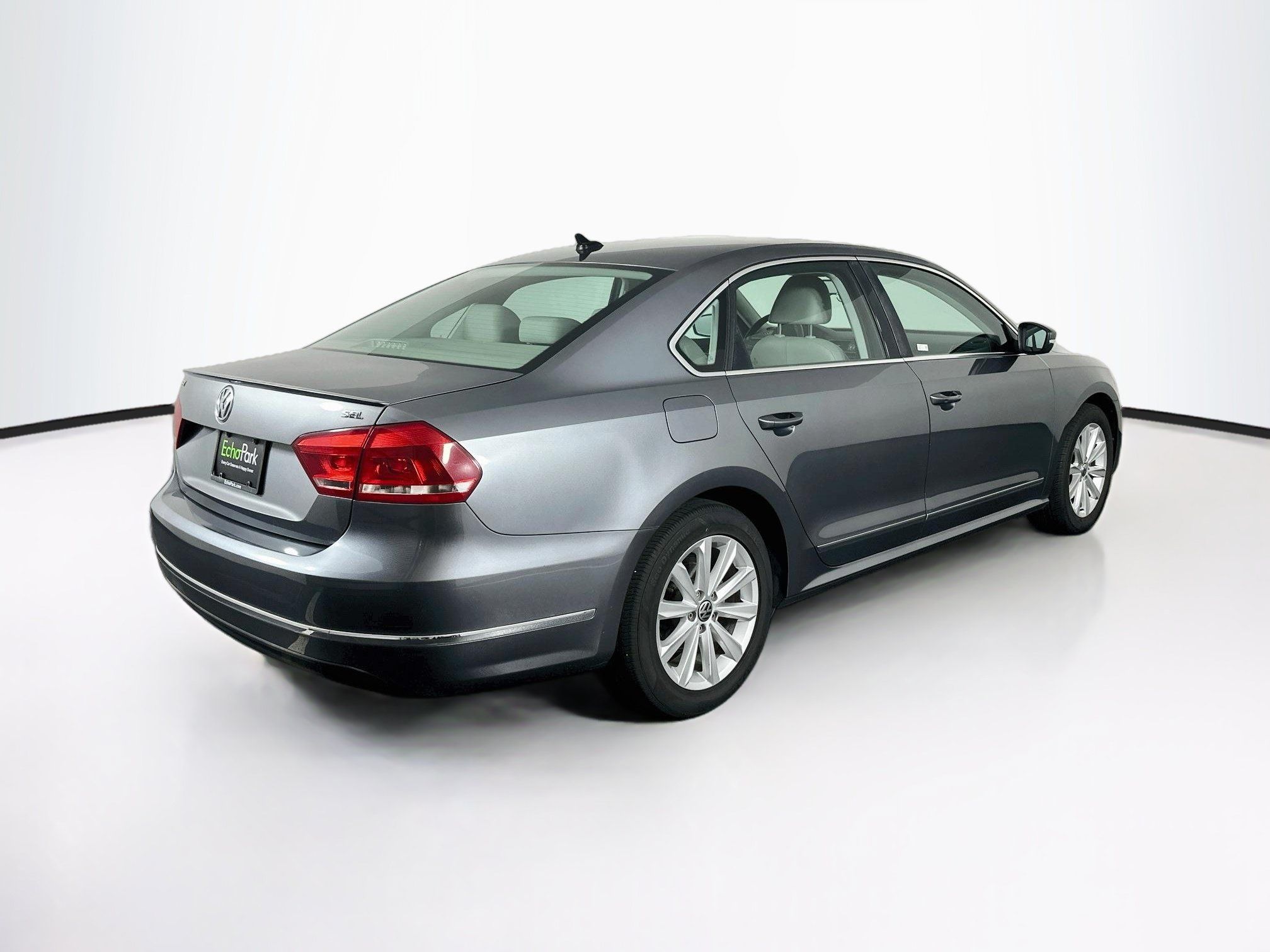 Used 2012 Volkswagen Passat 2.5 SEL Premium FWD image 9