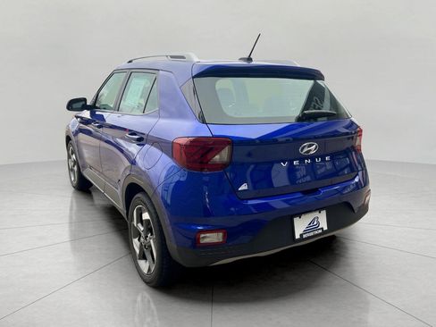 Used 2023 Hyundai Venue Limited image 14