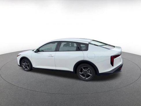 Used 2025 Kia K4 FWD image 9