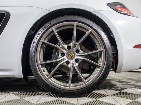 Used 2022 Porsche 718 Cayman RWD image 37