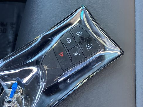 Used 2024 GMC Acadia Elevation image 37