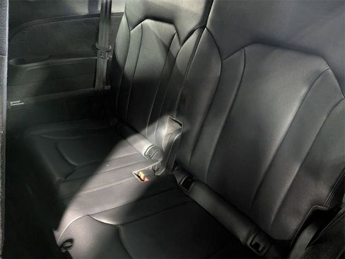 Used 2018 Audi Q7 3.0T Premium image 28