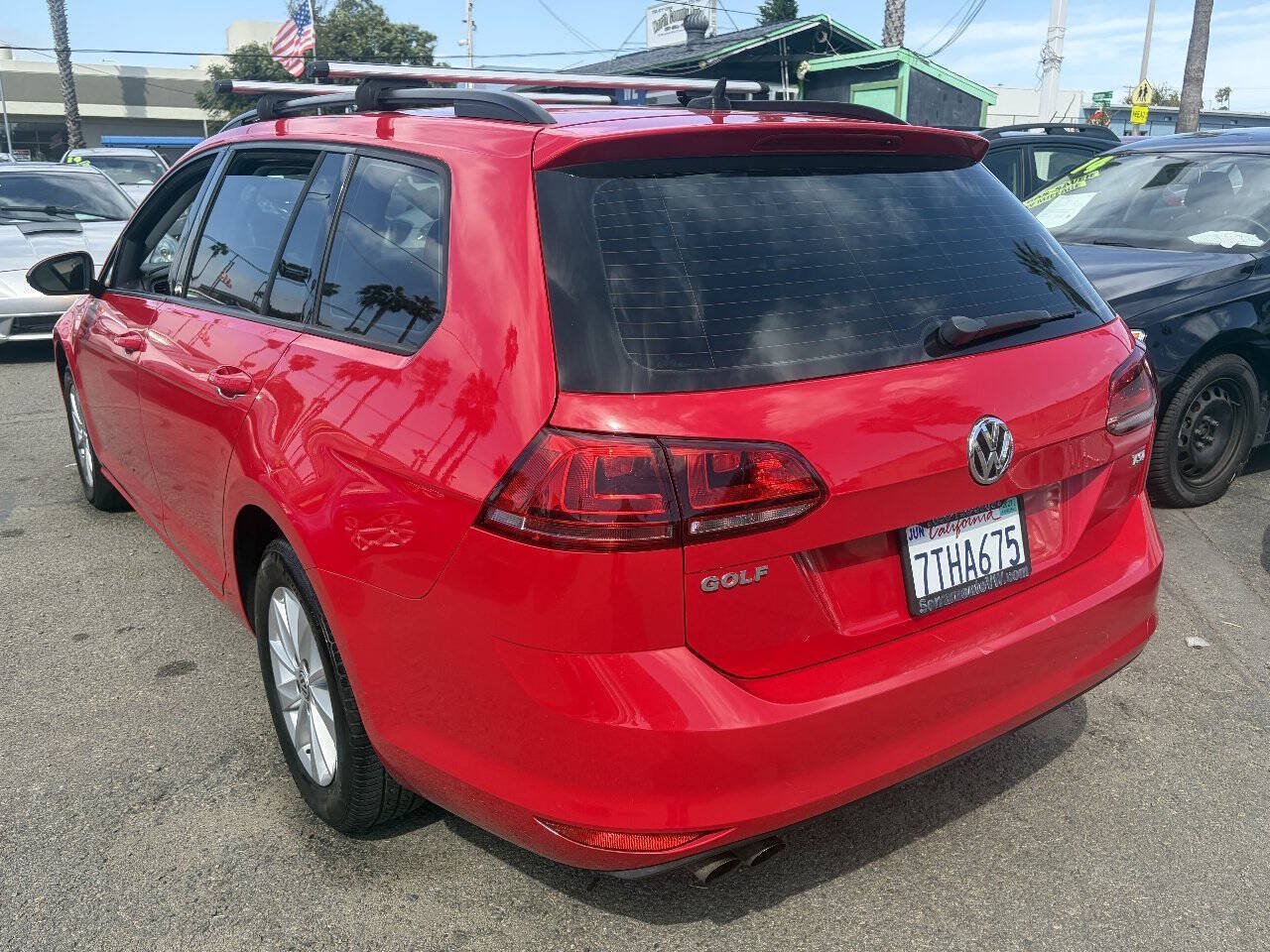 Used 2016 Volkswagen Golf S FWD image 5