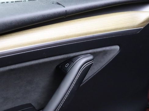 Used 2023 Tesla Model Y Long Range image 46