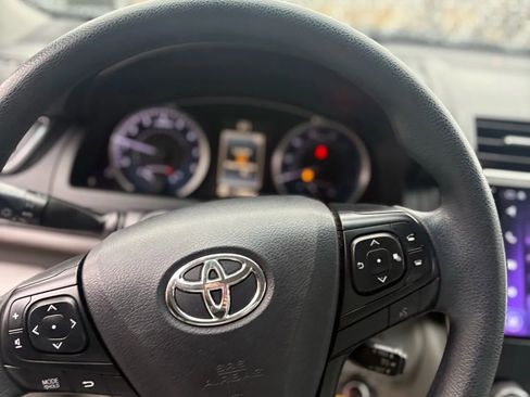 Used 2017 Toyota Camry XLE image 29