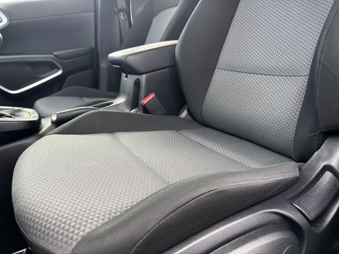 Used 2025 Kia Soul LX w/ LX Technology Package image 24