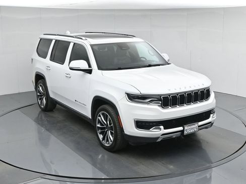 Used 2022 Jeep Wagoneer Series III w/ Premium Group I image 48