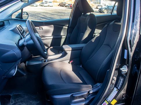 Used 2022 Toyota Prius LE image 13