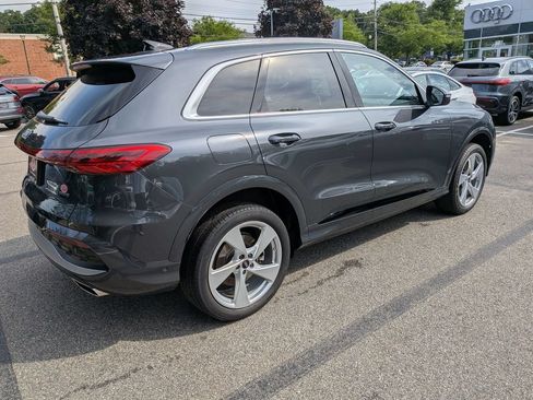 Used 2025 Audi Q5 Premium Plus w/ Premium Plus AWD/4WD image 3