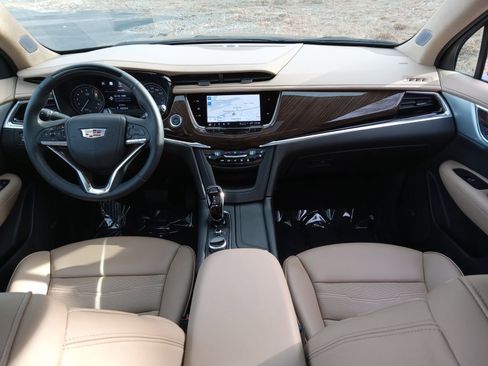 Used 2025 Cadillac XT6 Premium Luxury w/ Platinum Package image 15