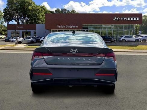 New 2026 Hyundai Elantra SE image 6