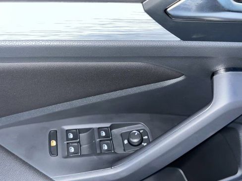 Used 2025 Volkswagen Jetta Sport image 7