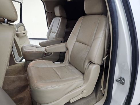 Used 2013 Chevrolet Suburban LTZ RWD image 24