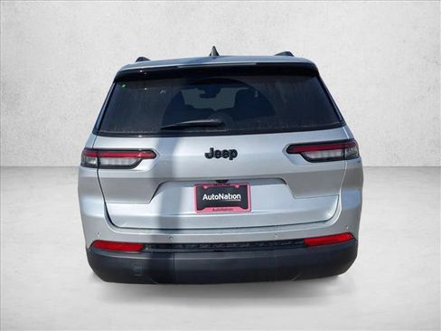 New 2025 Jeep Grand Cherokee L Altitude image 8