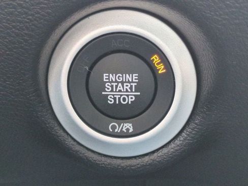 New 2027 Chrysler Pacifica Select FWD image 27