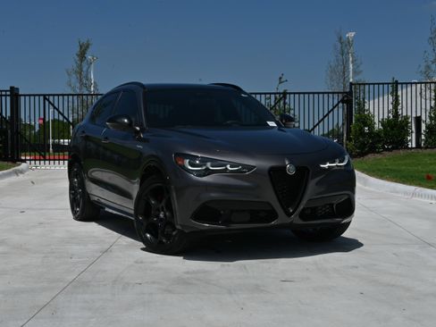 Used 2024 Alfa Romeo Stelvio Veloce AWD/4WD image 2