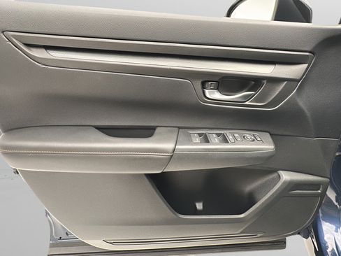 Used 2025 Honda CR-V Sport image 13