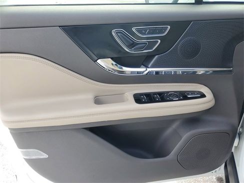 Certified 2023 Lincoln Corsair Reserve w/ Equipment Group 201A image 10