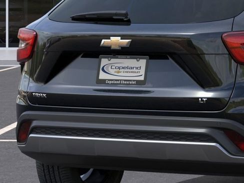 New 2026 Chevrolet Trax LT w/ Driver Confidence Package image 15