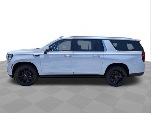 New 2026 GMC Yukon XL Denali w/ Denali Reserve Package AWD/4WD image 7