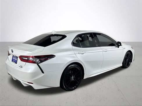 Used 2021 Toyota Camry XSE w/ Navigation Upgrade Package image 6