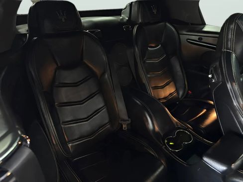 Used 2015 Maserati GranTurismo Sport RWD image 25