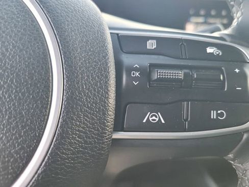 Used 2025 Kia Sportage EX image 26