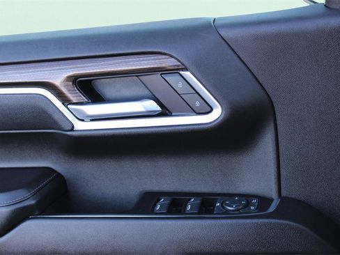 Used 2025 Chevrolet Silverado 1500 LT image 21