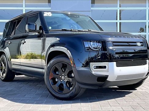 Used 2025 Land Rover Defender 110 S image 3