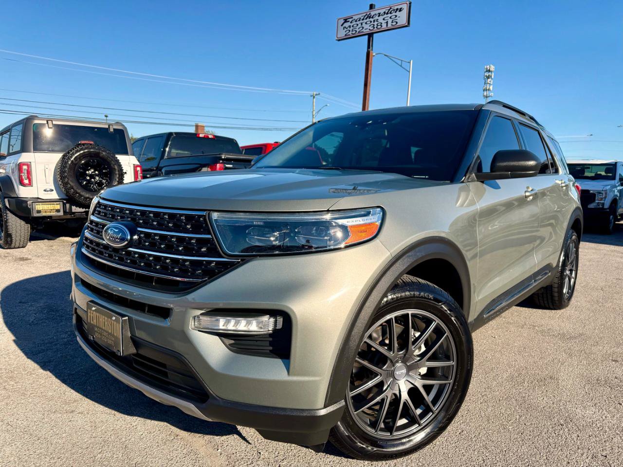 Used 2020 Ford Explorer XLT w/ Equipment Group 202A AWD/4WD image 4