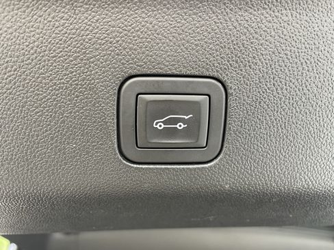 Used 2025 GMC Yukon Denali w/ Denali Reserve Package AWD/4WD image 43