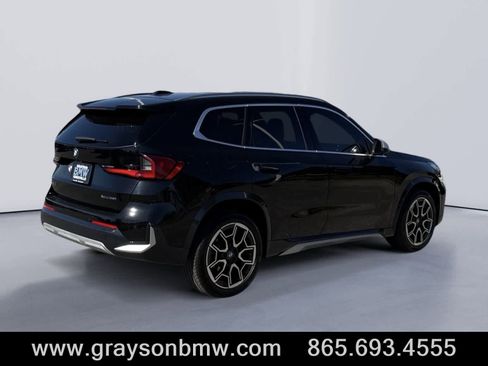 Used 2023 BMW X1 xDrive28i image 3