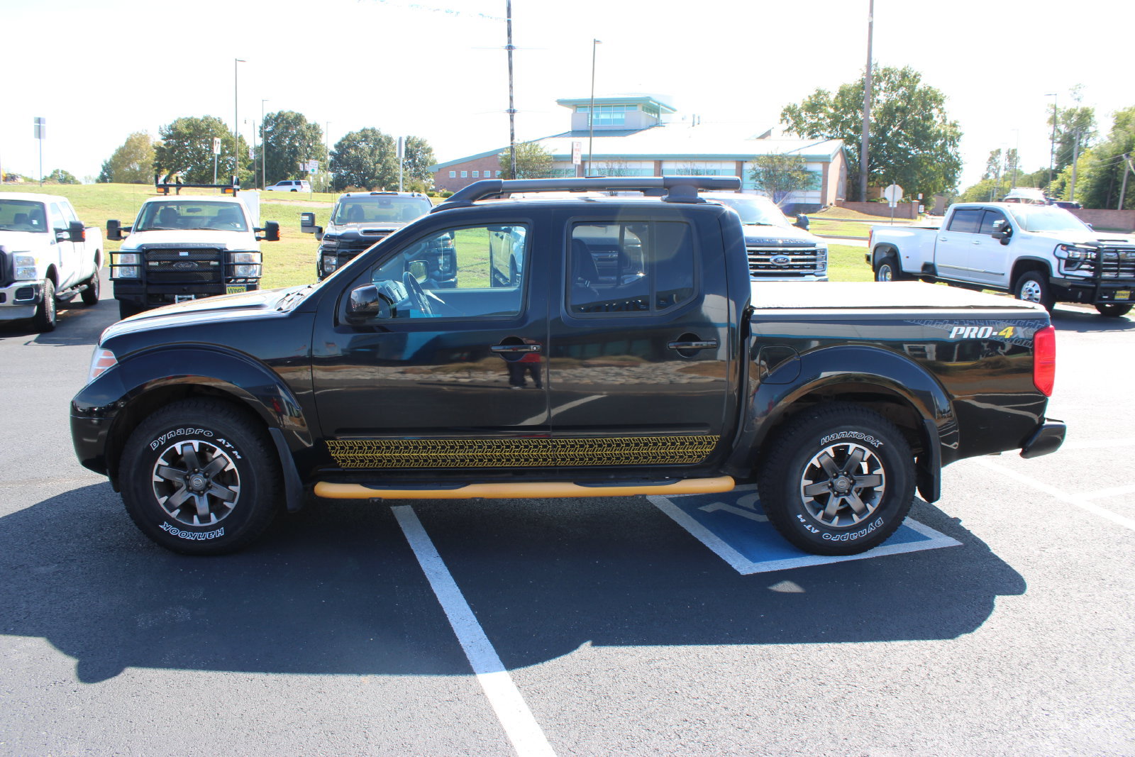 Used 2015 Nissan Frontier PRO-4X w/ Pro-4x Luxury Package AWD/4WD image 5