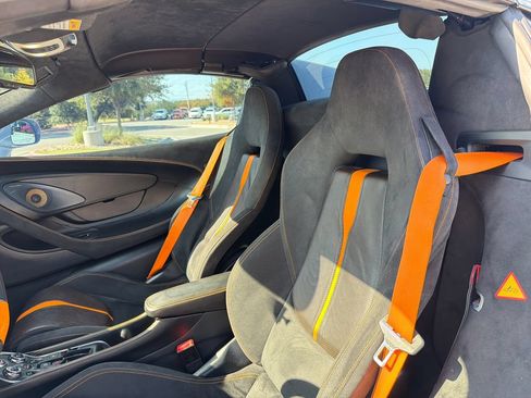 Used 2018 McLaren 570S Spider RWD image 20