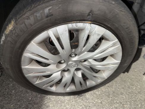 Used 2016 Toyota Corolla LE image 13