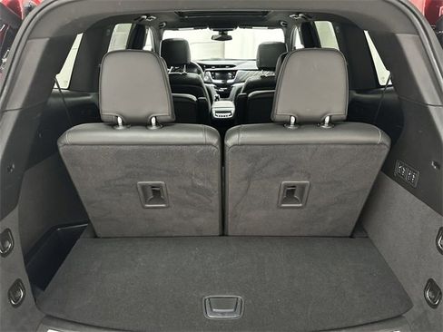 Used 2025 Cadillac XT6 Premium Luxury image 17