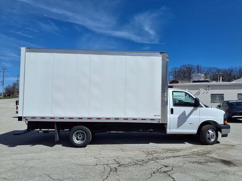 New 2025 GMC Savana 3500 Extended w/ Power Convenience Package image 15