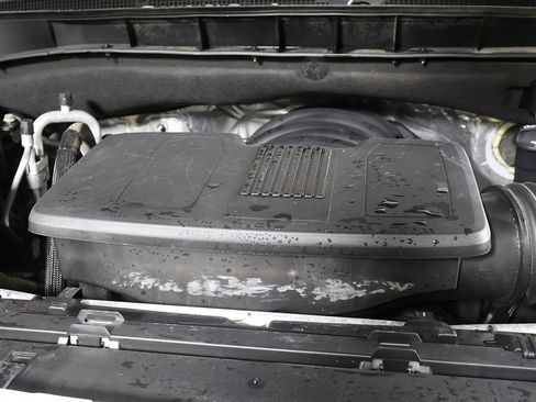 Used 2023 Chevrolet Suburban Premier AWD/4WD image 21