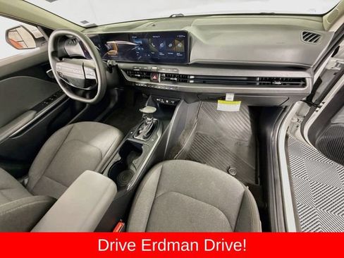 Used 2025 Kia K4 FWD image 25