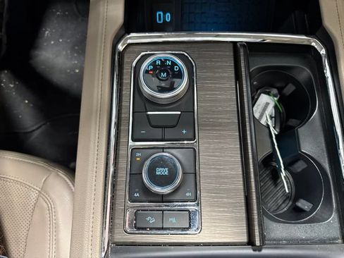 Used 2024 Ford Expedition Limited AWD/4WD image 10